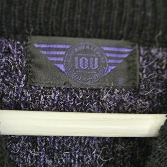 VTG IOU brand sweater - Picture 7 of 8